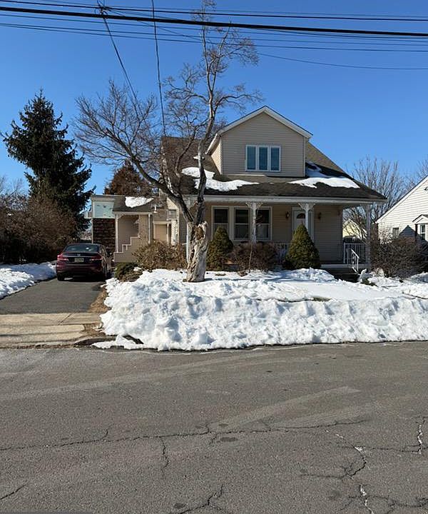 2nd image of 327 McAdoo Ave