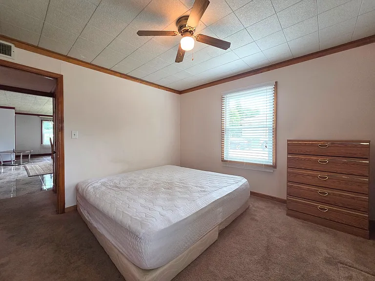 336 E Orchard St — Photo 14