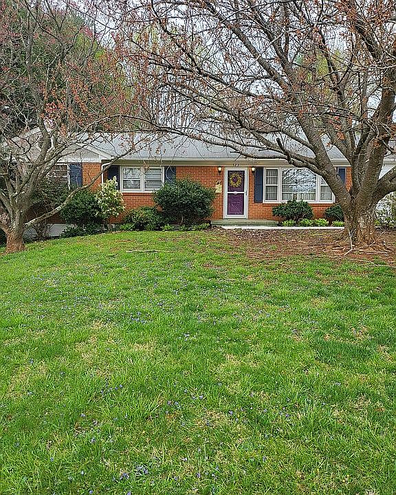 1st image of 523 Dawnridge Dr