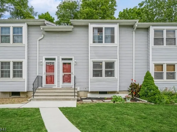 72 Village Dr #604, Hamburg Boro, NJ 07419