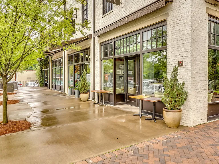 509 Cloverdale Rd #201APT-201 — Photo 3