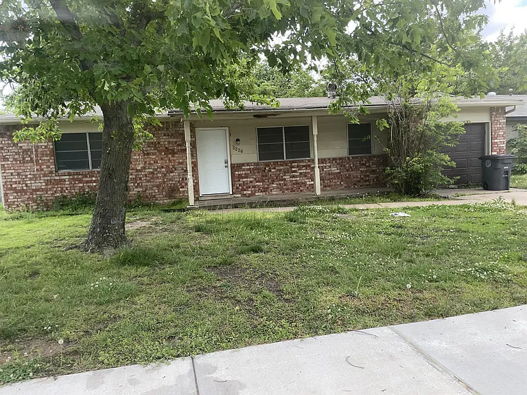 2220 S 132nd East Ave — Photo 2