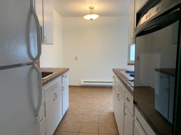 6527 24th Ave NW APT 5, Seattle, WA 98117
