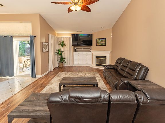 3rd image of 2131 N Terrace Court