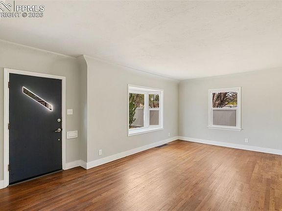 3rd image of 1023 E San Miguel St
