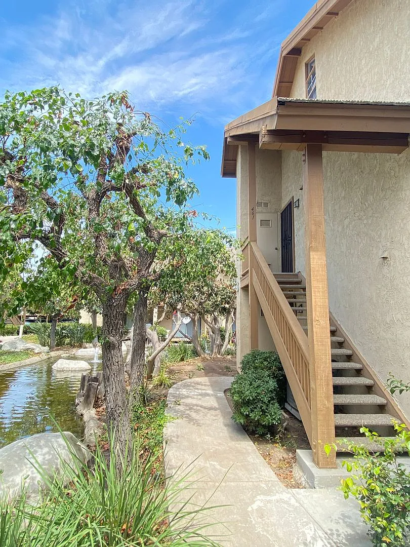 Available NOW! Remodeled Upper 2 bed, 2 bath condo — Photo 1