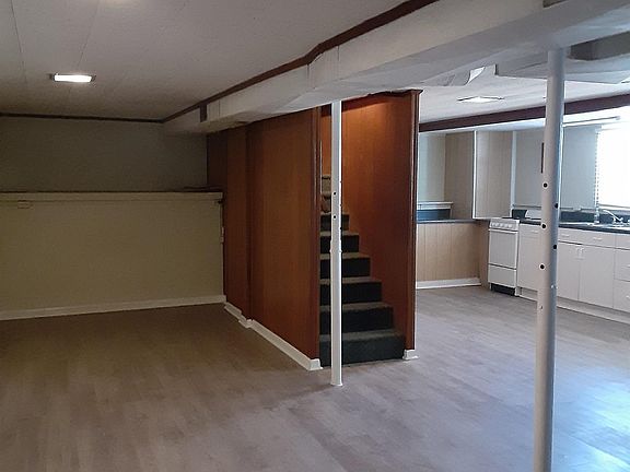 4th image of 800 Delta St
