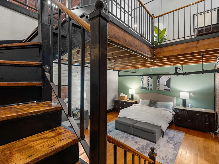 19 Stanhope St #1B — Photo 13