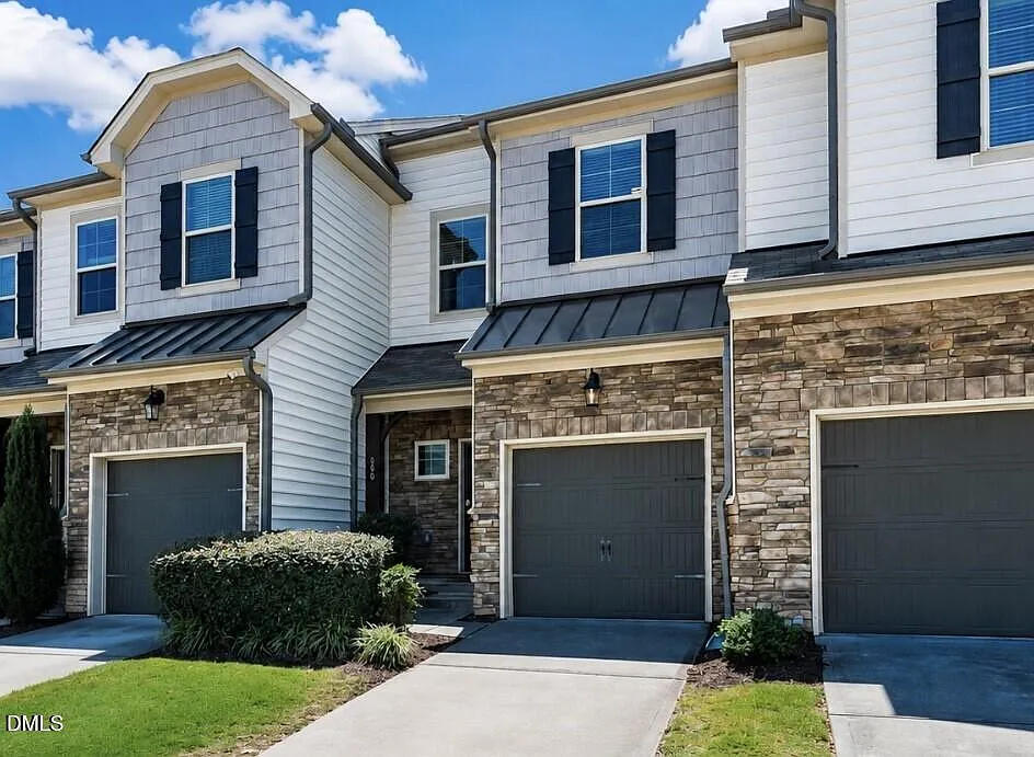 3 bed, 2.5 bath, 1716 sqft, $2,500 — Photo 1