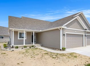 558 McKinley Ct, Three Rivers, MI 49093