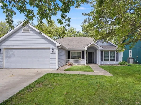 2012 E 26th St, Lawrence, KS 66046