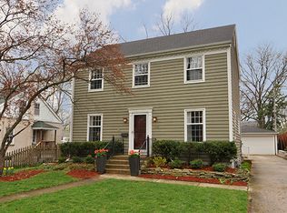 1002 Stoddard Ave, Wheaton, IL 60187