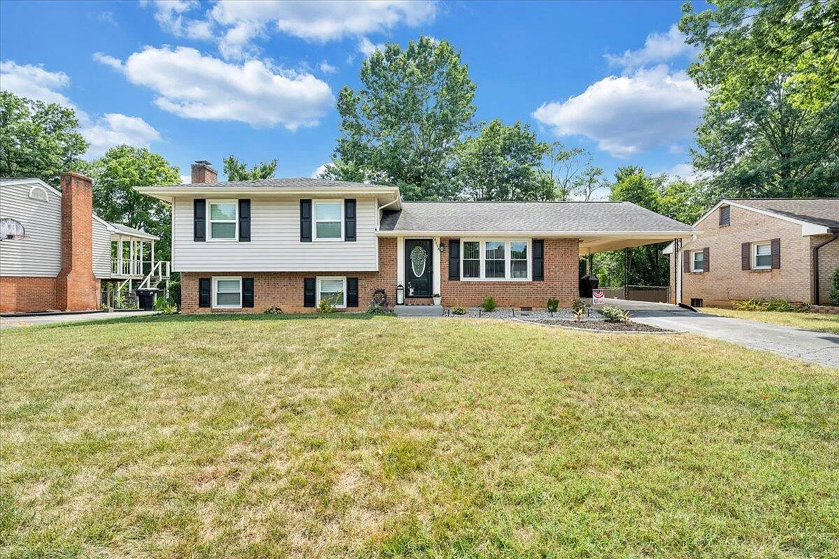 6334 Greenway Dr photo 1