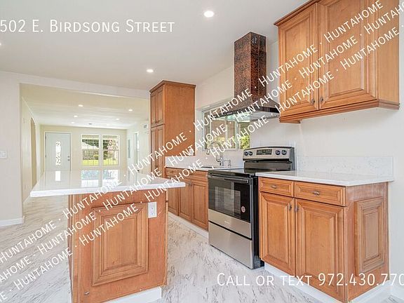 3rd image of 1502 E Birdsong St