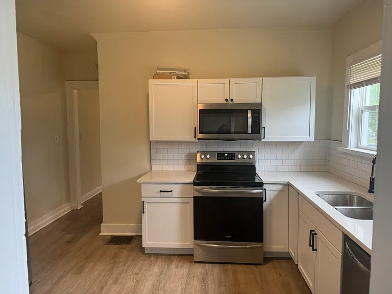 4040 N College Ave #1 — Photo 8