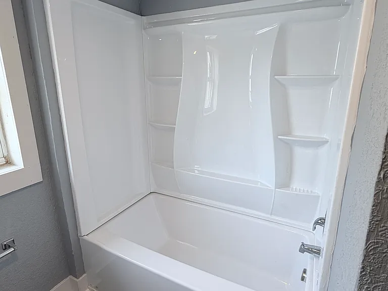 722 Iona Ave — Photo 10