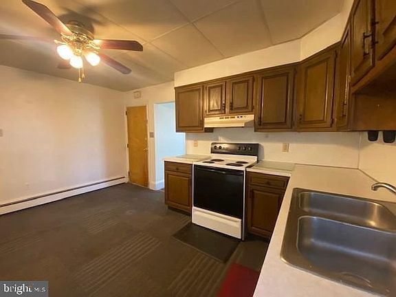 5th image of 131 S 5th St APT C