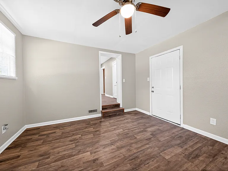2848 Blan St — Photo 24