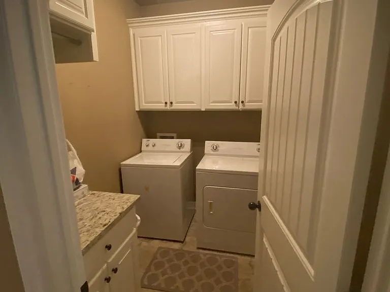 922 Antler Dr — Photo 3