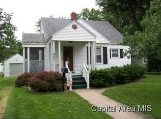 803 W Edgehill Rd, Jacksonville, IL 62650