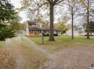 7758 Summerfield Rd, Lambertville, MI 48144