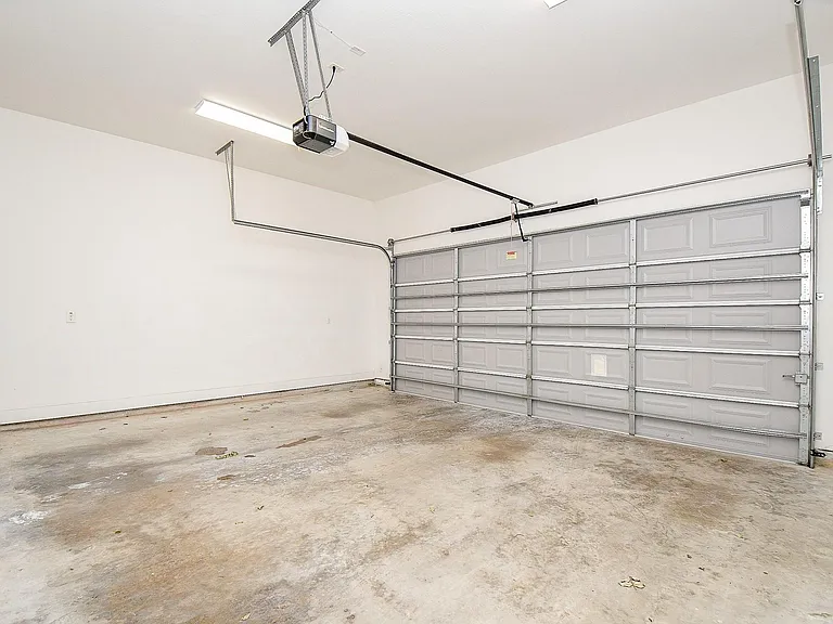 955 W 24th St #D — Photo 42