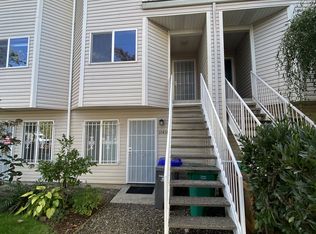 10438 E Burnside St, Portland, OR 97216