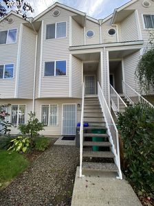 10438 E Burnside St, Portland, OR, 97216