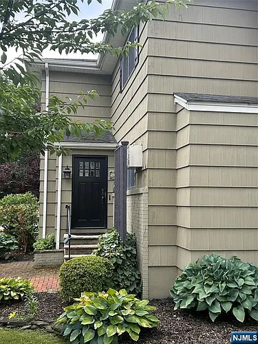 35 Field Rd Photo 1