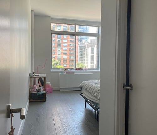 4th image of 101 W End Ave APT 4J