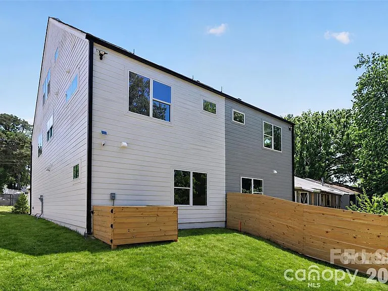 2714 Baltimore Ave — Photo 31