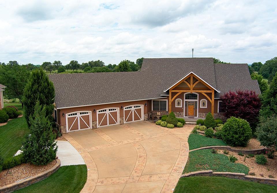 1st image of 2222 Pinecrest Cir