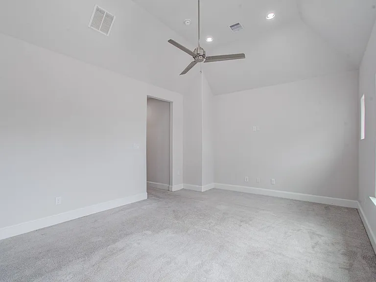 9532 London Bridge Sta — Photo 39