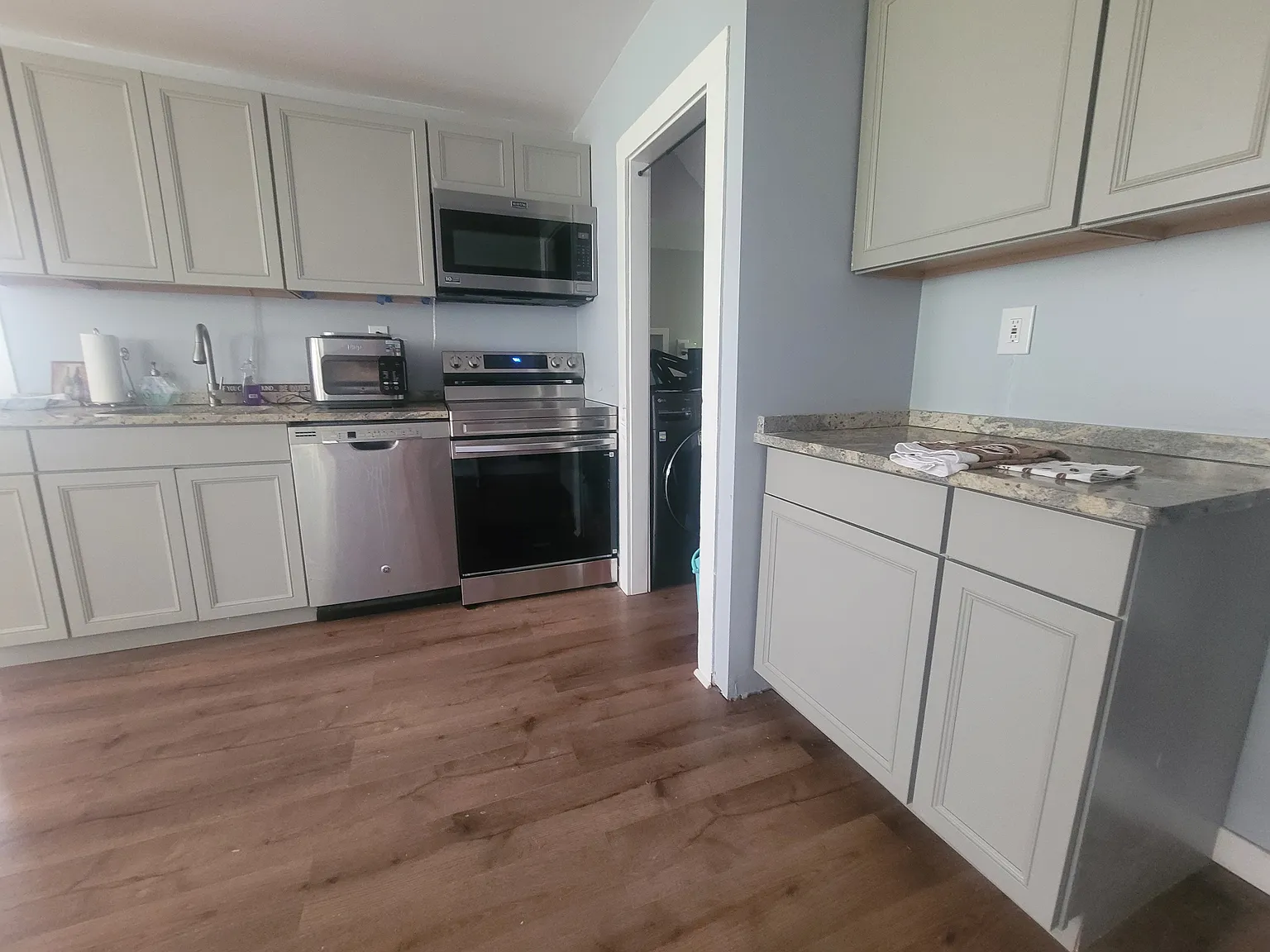 3 bed, 1040 sqft, $1,550 — Photo 3