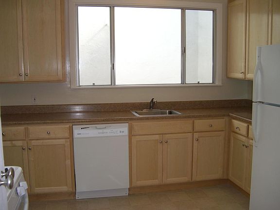 4th image of 255 Monticello St