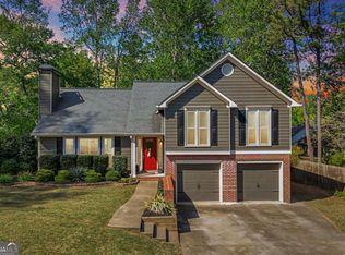 649 Radford Cir, Woodstock, GA