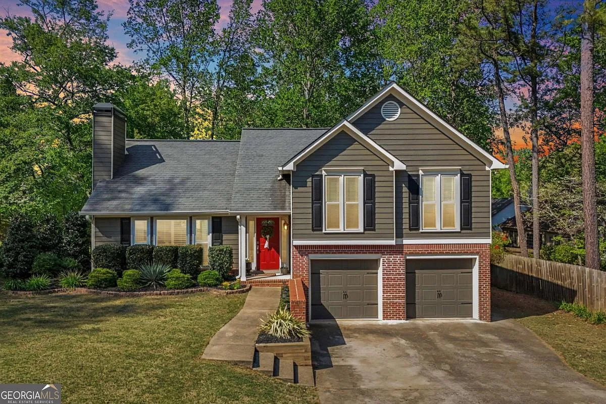 649 Radford Cir photo 1