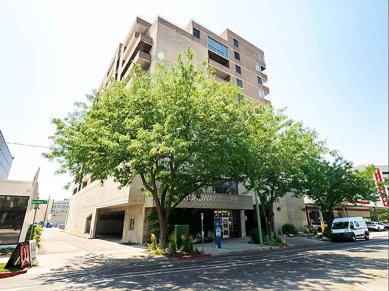 230 E Broadway St #804 — Photo 22