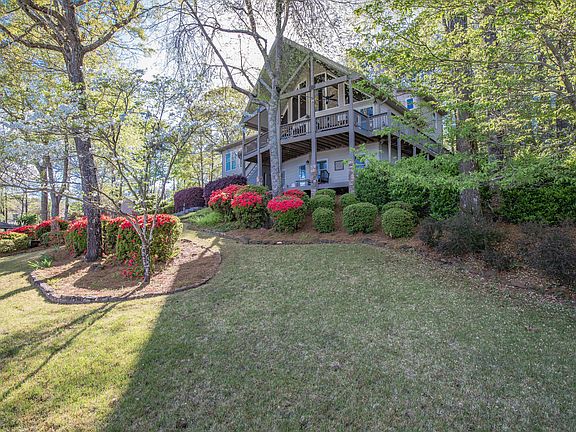 3rd image of 175 Tanglewood Ln