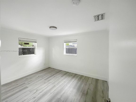 4th image of 5709 Douglas St #1