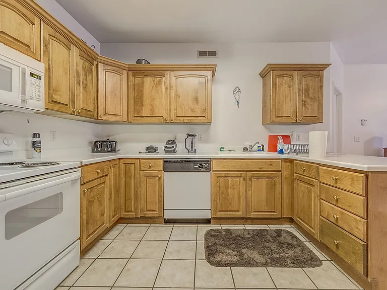 437 N Belmont Pl #260 — Photo 4