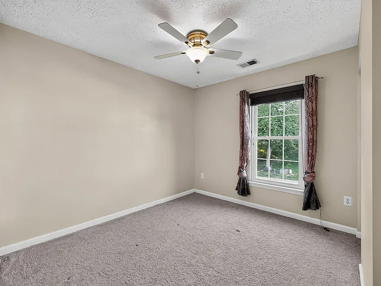 8155 Deer Chase Ln — Photo 15