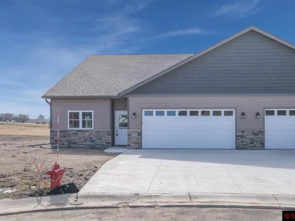 609 Northwood Pl, Janesville, MN 56048