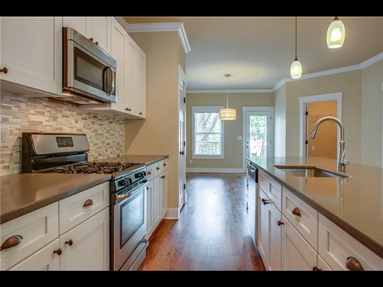 5312B Indiana Ave — Photo 4