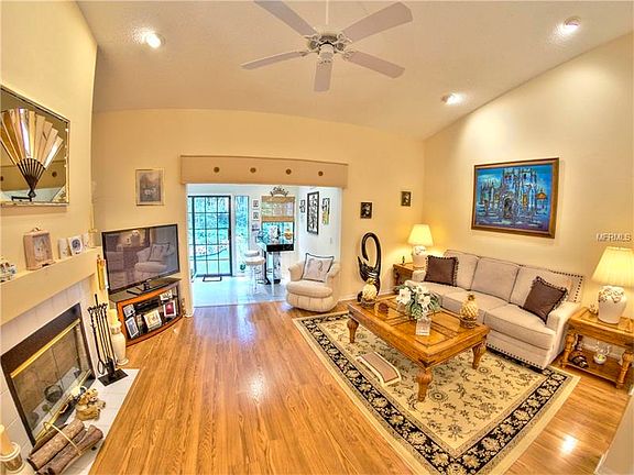 3rd image of 1406 Whispering Woods Way