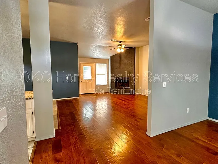 2617 Amy Ct — Photo 2
