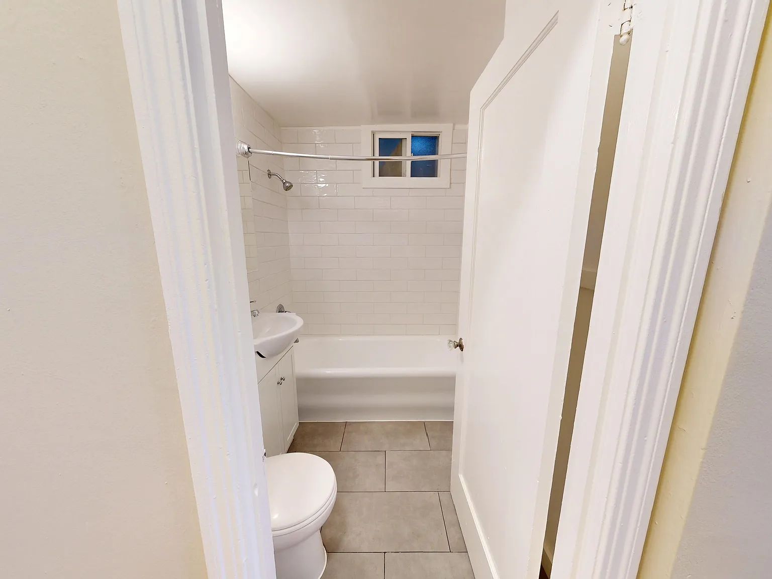 1520 Gough Street — Photo 4