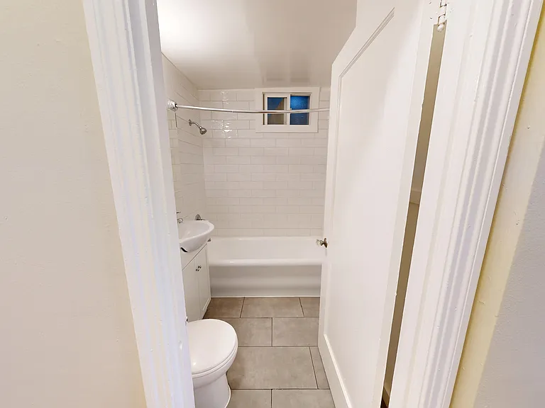 1520 Gough Street — Photo 4