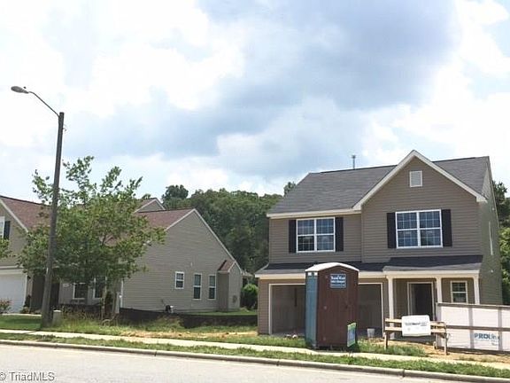 3rd image of 3500 Panarama Dr