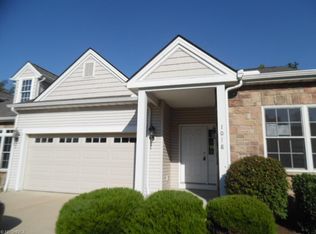 1018 Cutters Creek Dr, South Euclid, OH 44121